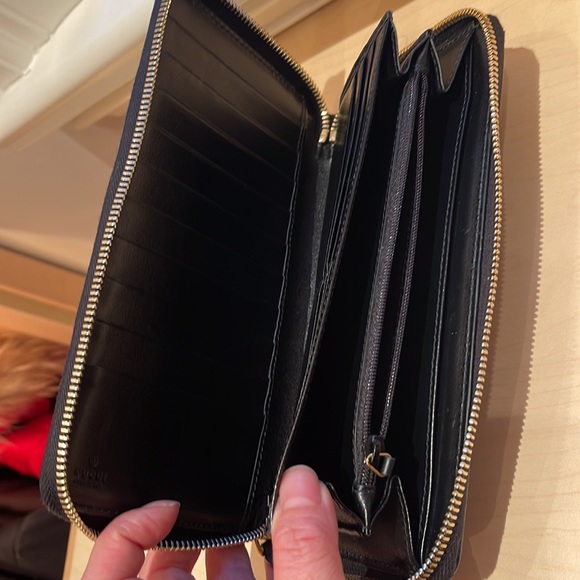 Gucci Leather Zip Around Wallet - Picture 3 of 7
